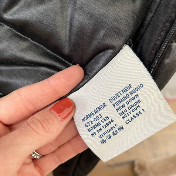 Size XS(0) Moncler down jacket.Small tear on right arm. Smoke & pet free home. - Picture 8 of 9